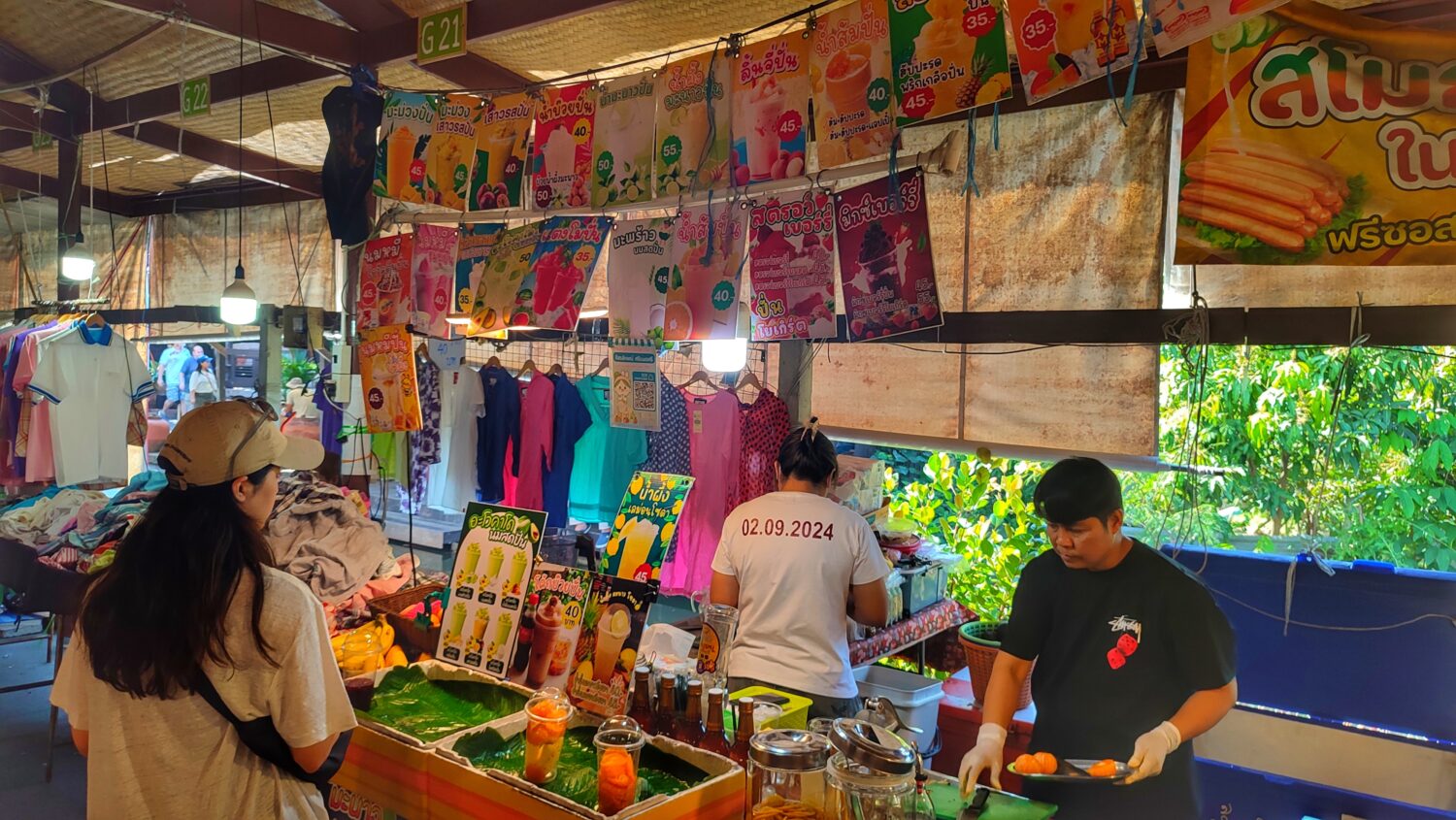 Ananas-Shake hier nur 35 THB = 1€