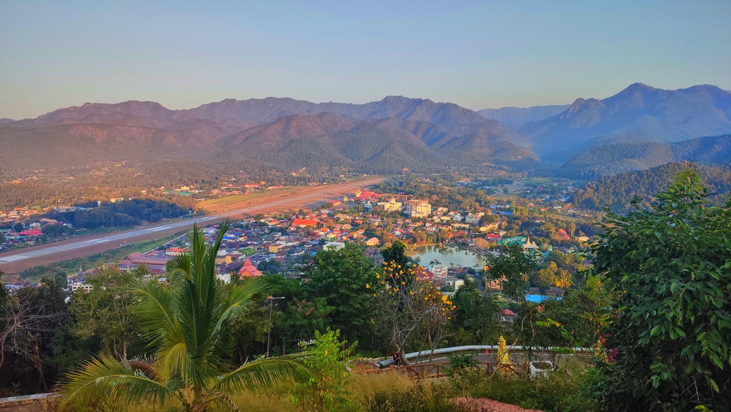 Mae Hong Son mit Flughafen (Domestic)