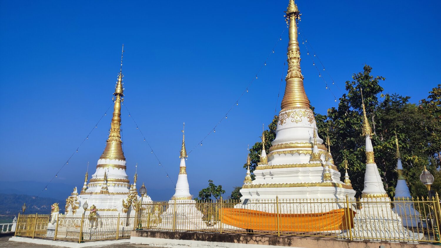 Wat Phra That Chom Thong