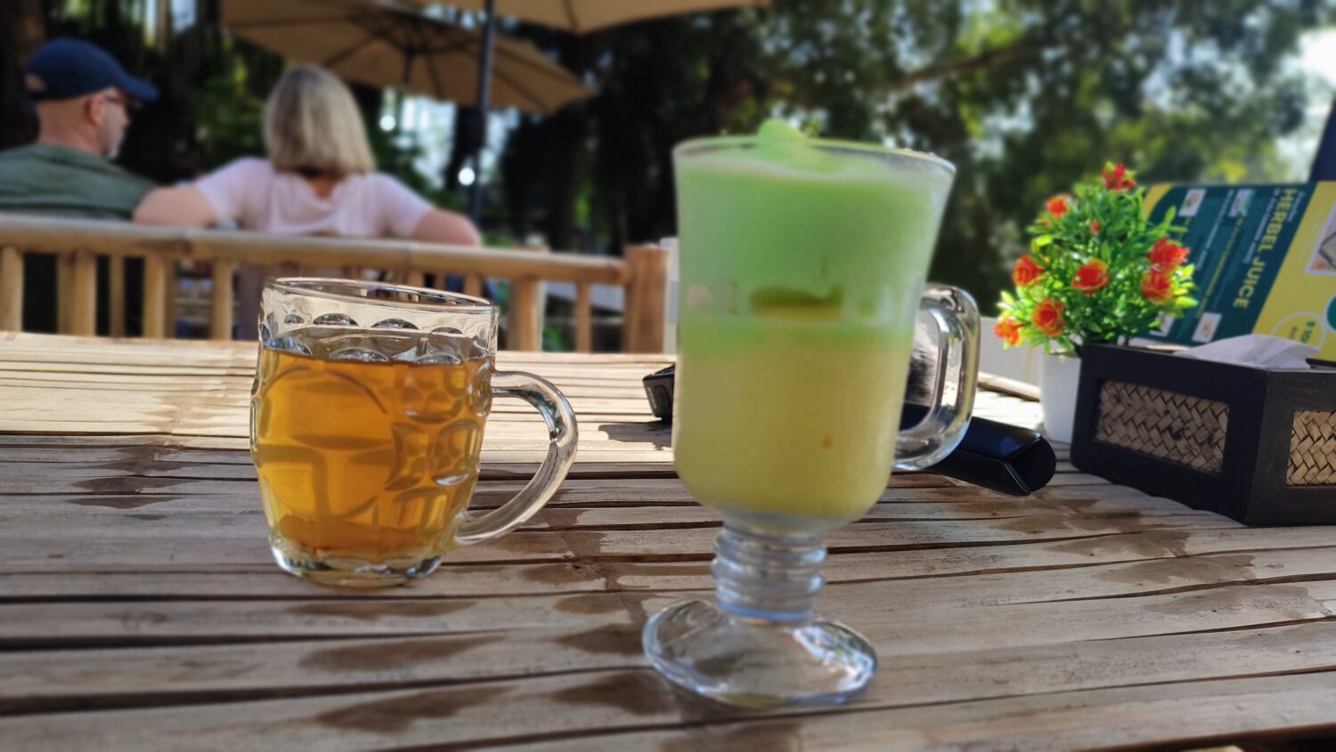 kalter Ingwertee & Lemoneis/Mangosorbet